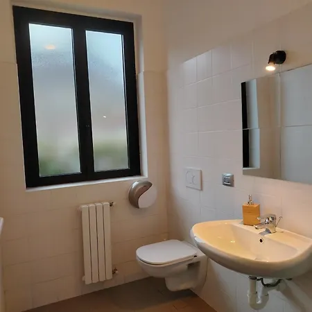 Lake Como Beach Hostel Domaso Exterior foto